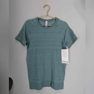NWT Lululemon Women’s Knit Short Sleeve Top in Light Teal